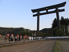 湯登神事の様子1