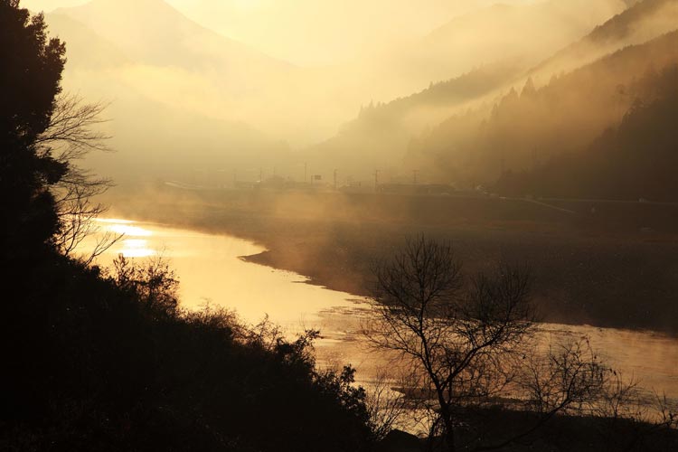熊野川の朝 Morning at Kumano River