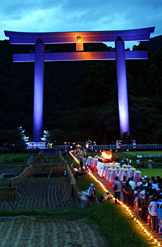 大鳥居と時代行列