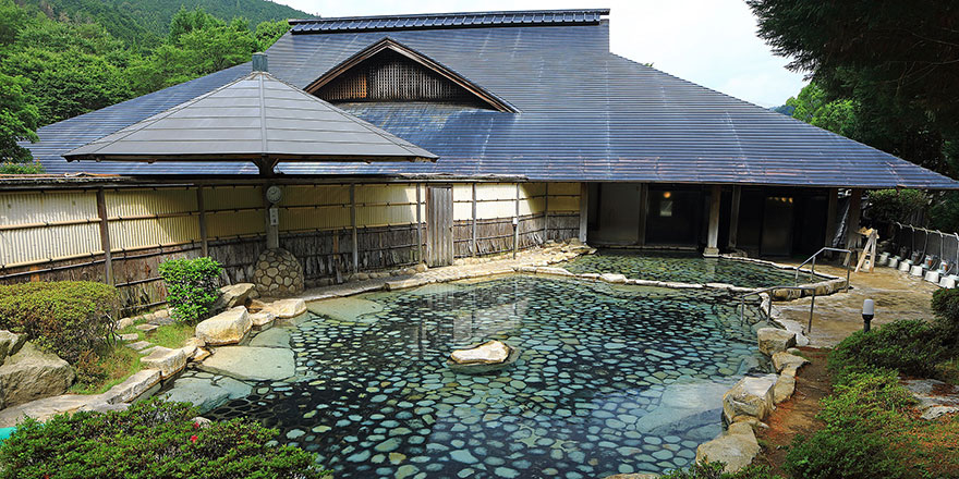 Large open-air bath